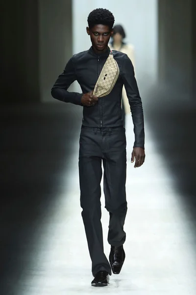 Look 14